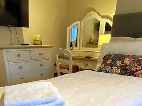 Twin Room with Shower