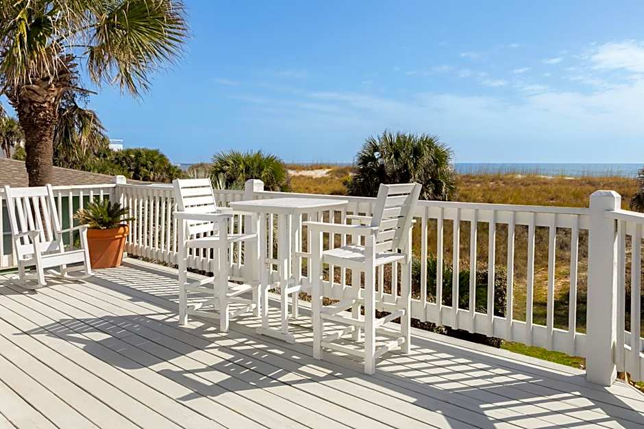 Elizabeth Pointe Lodge