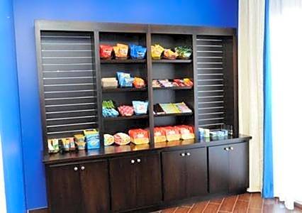 Comfort Suites near Tanger Outlet Mall