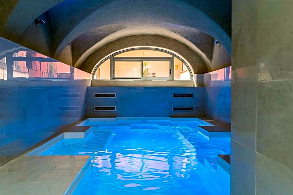 Cour des Loges Lyon, a Radisson Collection Hotel