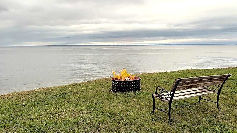 The Simeon - Upscale Bay Views by Doorbed