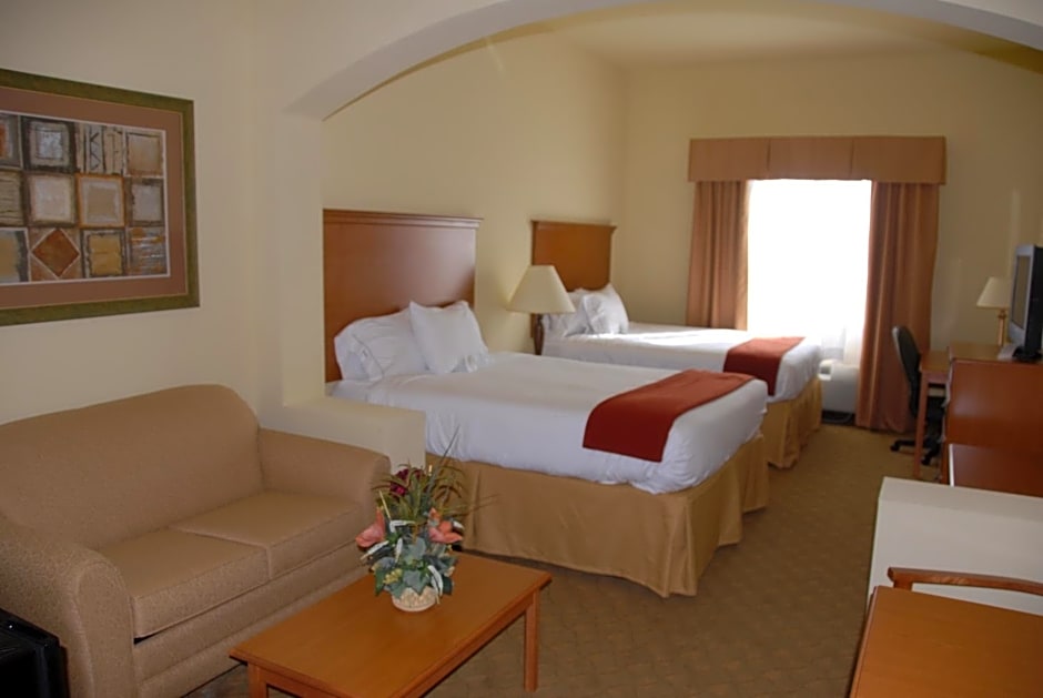 Holiday Inn Express Hotel & Suites Zapata