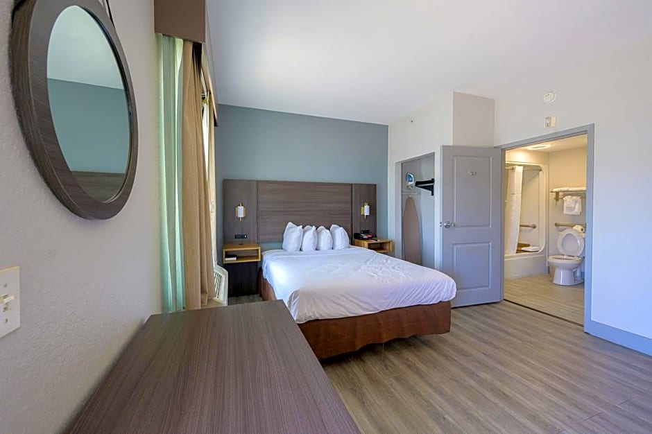 Hawthorn Extended Stay by Wyndham Panama City Beach