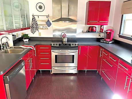 Gorgeous Ski On/Off 2 BR Sleeps 8 Jiminy-Must See Luxury