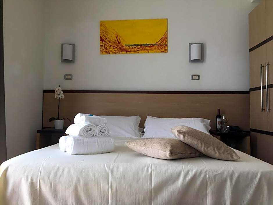 HOTEL ROYAL