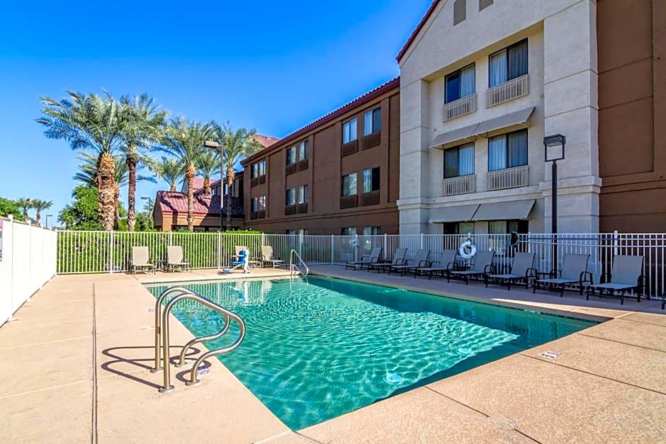Red Roof PLUS+ Tempe - Phoenix Airport