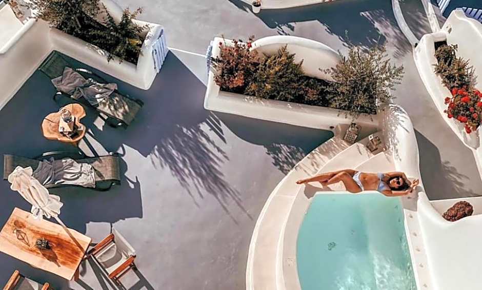 Sun Angelos Oia - Luxury Cave Suites