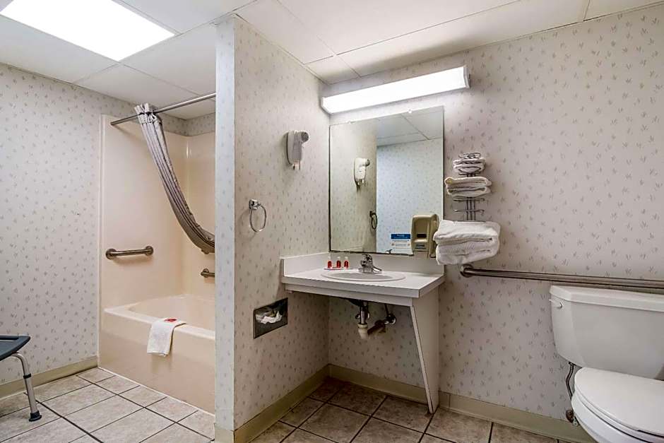 Econo Lodge Branson Theater District