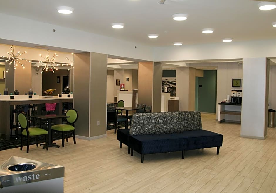 Hampton Inn & Suites Nashville-Airport