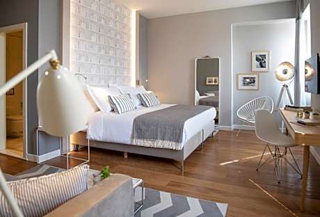 Classic Double Room with Partial Sea View