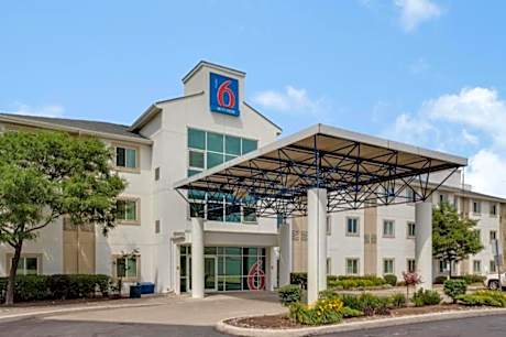 Motel 6-Brampton, ON - Toronto