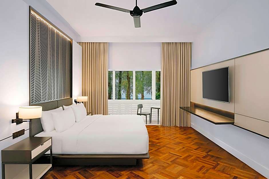 Photo 1 of 3 of Premier 1 King Bed Suite, Sea View, Balcony