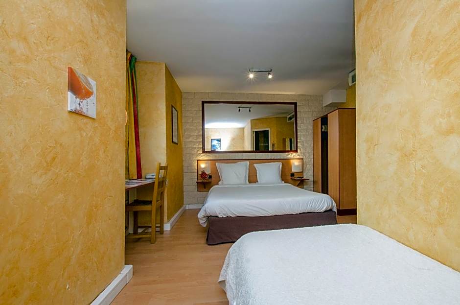 Hôtel Bosquet Pau Centre - Self Check In Budget Hotel