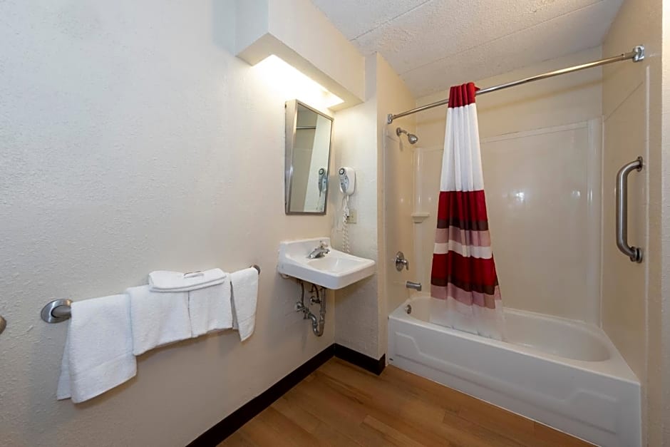 Red Roof Inn Tinton Falls-Jersey Shore