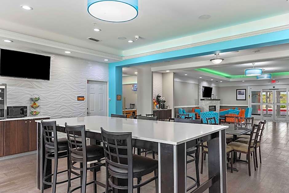 La Quinta Inn & Suites by Wyndham Raymondville