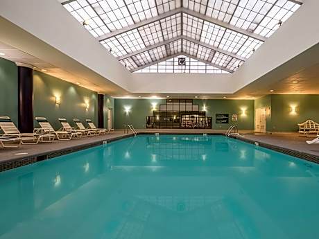 La Quinta Inn & Suites by Wyndham Secaucus Meadowlands