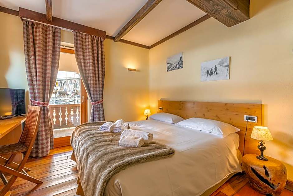 Shatush Hotel