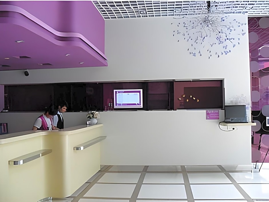 V8 Hotel Xi Cun Branch