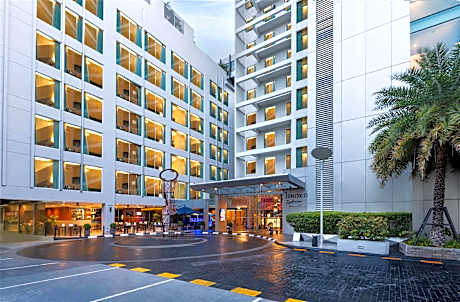 Radisson Suites Bangkok Sukhumvit