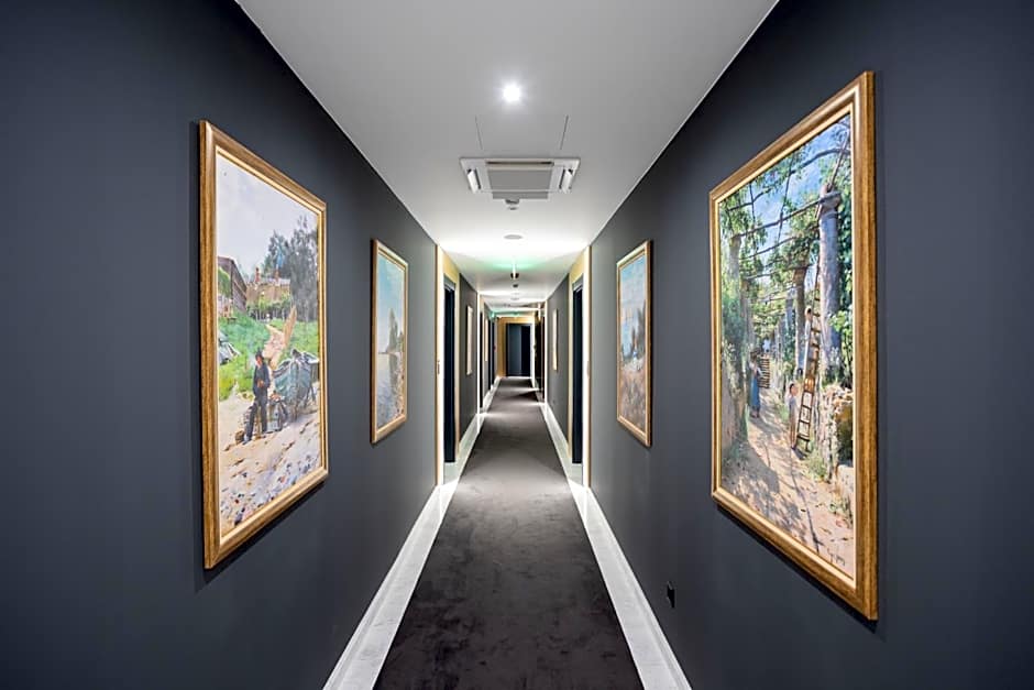Blue Star Luxury Hotel