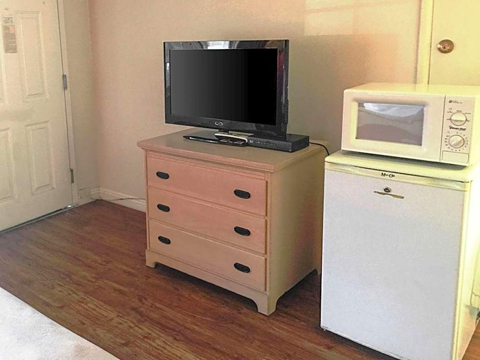 Econo Lodge On Historic Route 66 – Barstow, CA