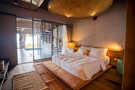 2 Bedroom Beachfront Suite with Indoor Pool