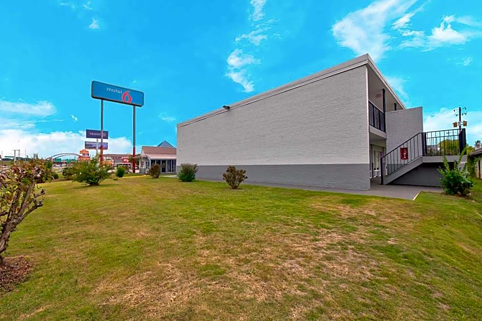 Motel 6 Tuscaloosa AL University