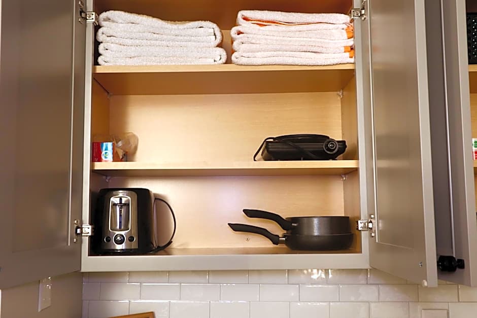 Mid-Century Gem w/King