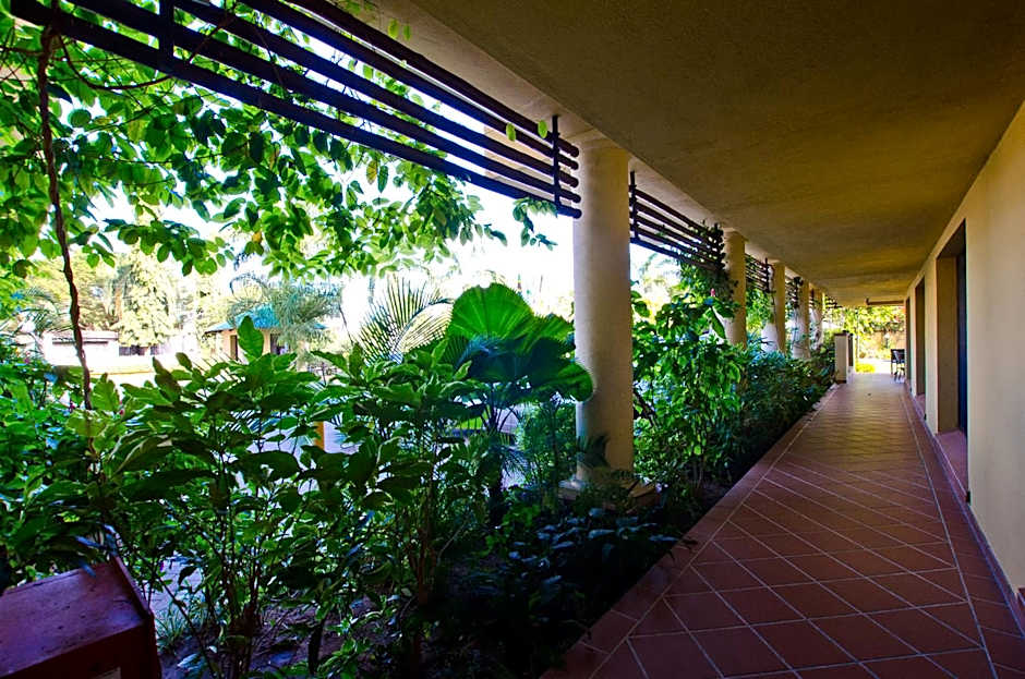 Sea Cliff Court Hotel & Luxury Apartments