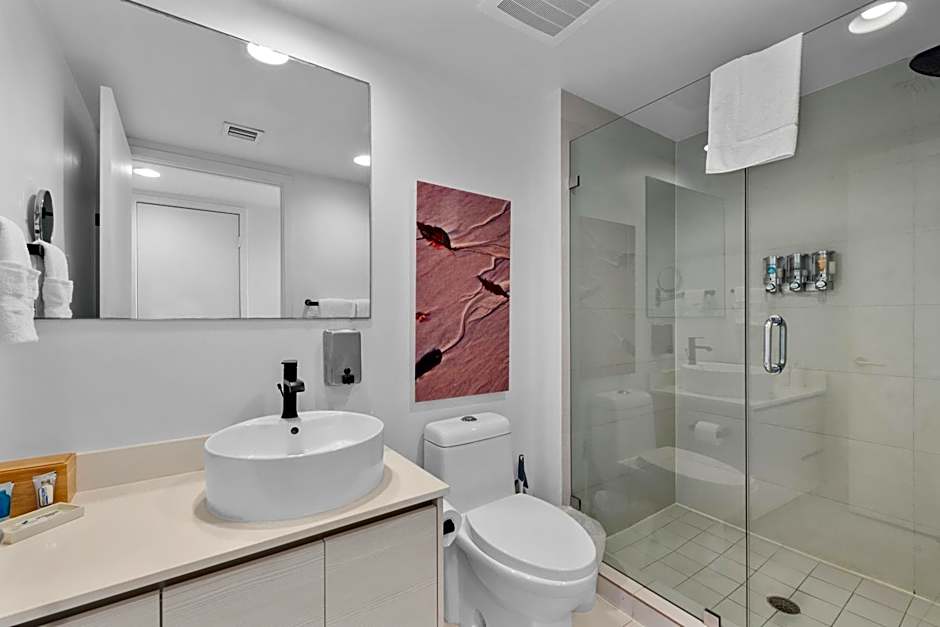 Water View Building With Pool - 5-Min Walk To The Beach - Cozy Studios