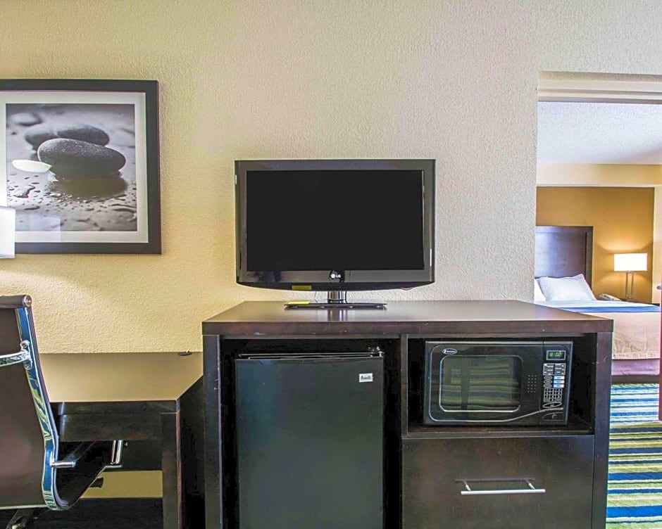 Comfort Inn & Suites Lantana - West Palm Beach South