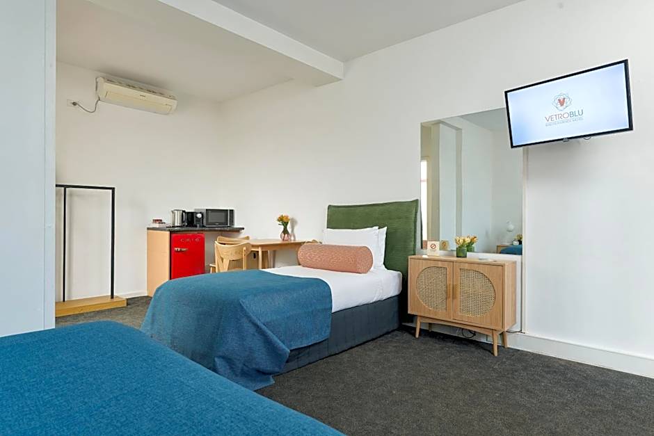 Baileys Parkside Motel by VetroBlu