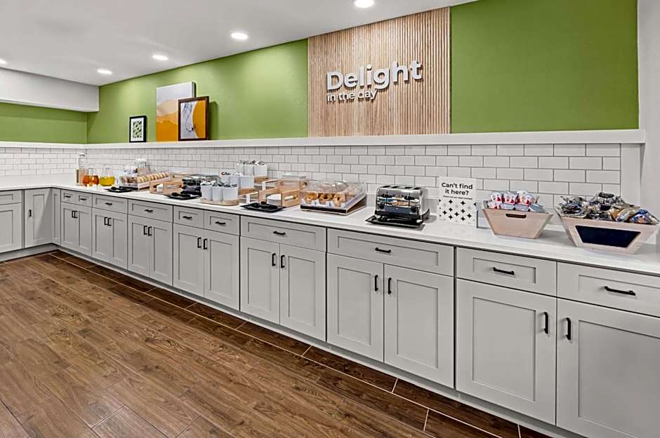 Spark by Hilton Sterling Dulles Airport