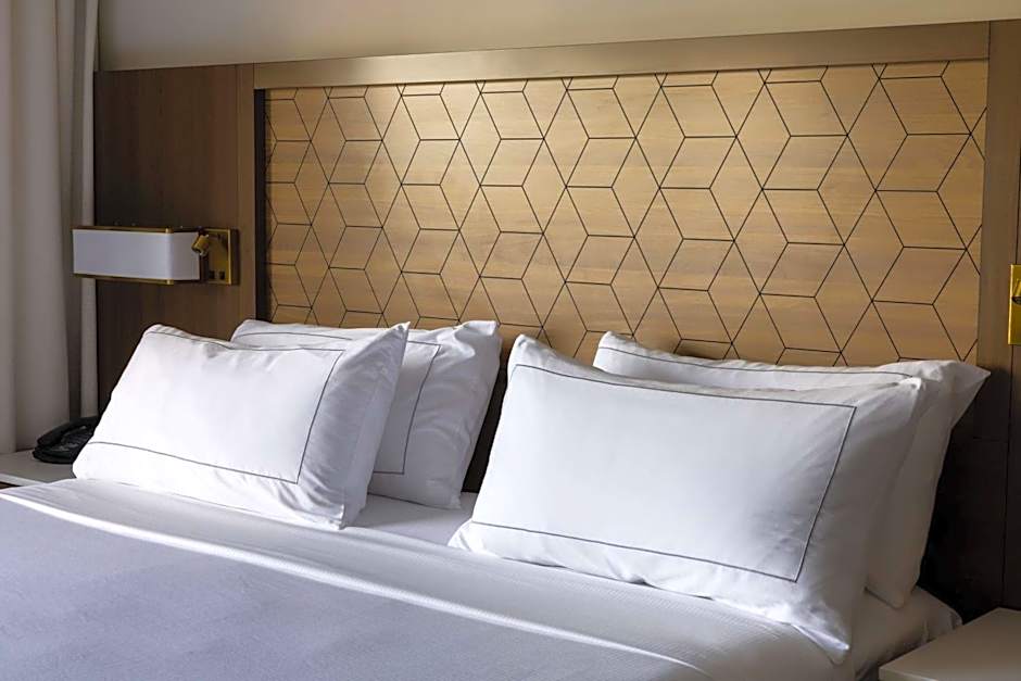 DoubleTree By Hilton Tinton Falls Eatontown