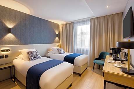 Deluxe King Room with Golf View