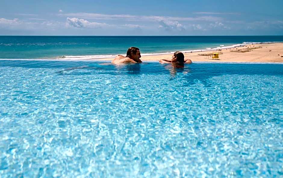 Iberostar Waves Playa Gaviotas All Inclusive