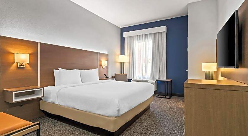 Spark by Hilton Catoosa Tulsa