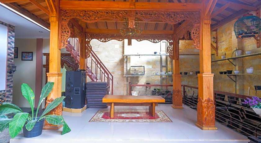 RedDoorz Syariah near Terminal Mendolo Wonosobo 2