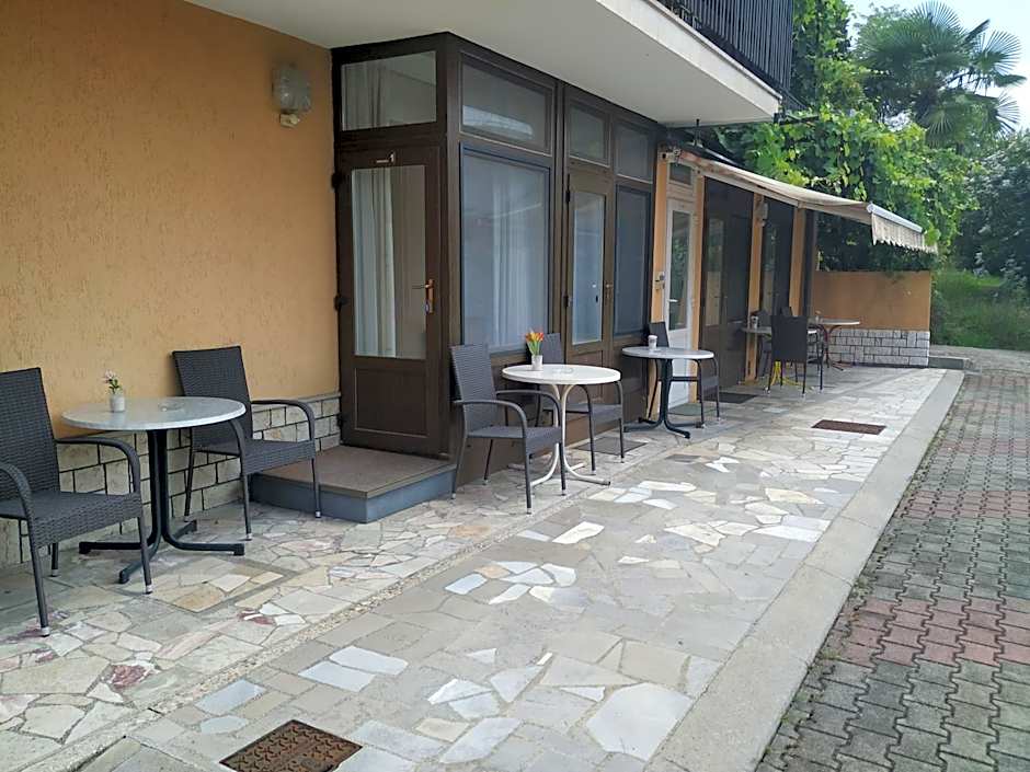 Accomodation Pertout