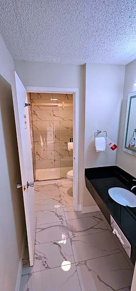 Super 8 by Wyndham Kirkland Lake