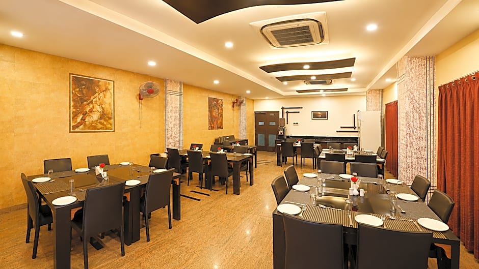 Royal Palm - Hotel Near Udaipur Railway Station