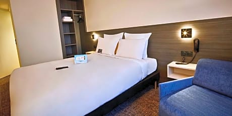 1 Double Bed - Superior Room