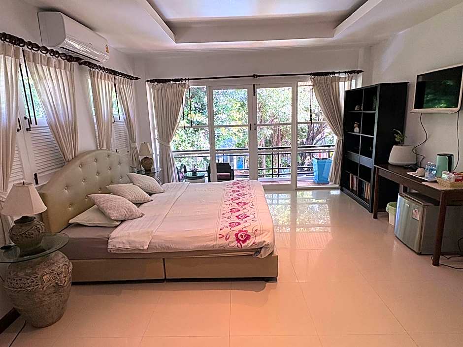 Banyan House Samui Bed & Breakfast (Adults only)
