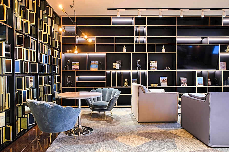 Courtyard by Marriott Warsaw Airport