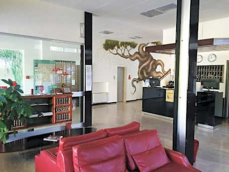 LH Hotel Arca Street Art
