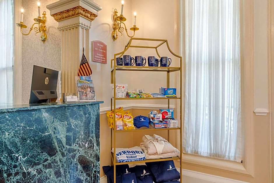 The Carriage House Inn Newport