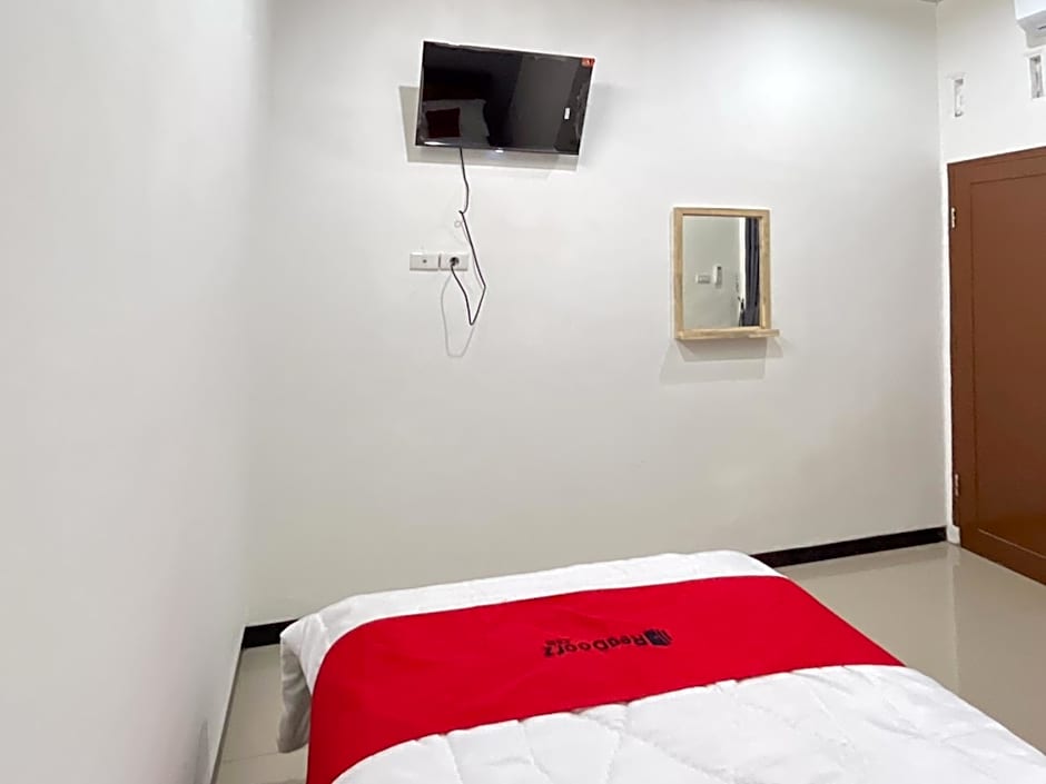 RedDoorz at Rose House Simpang Pemda Medan Selayan