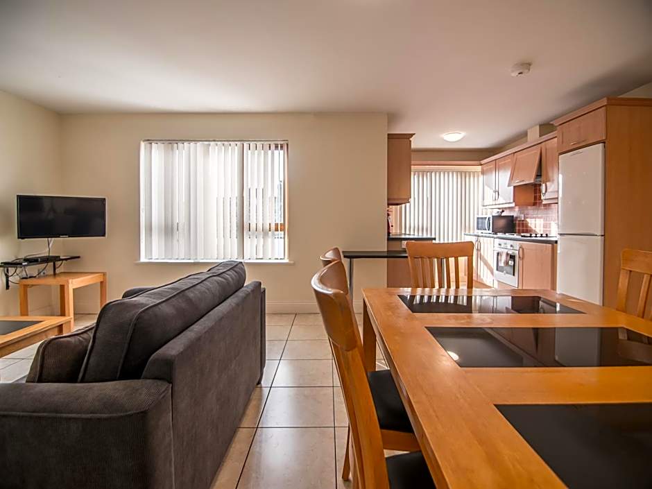 Donegan Court Aparthotel