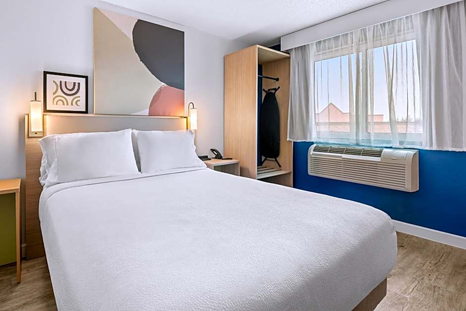 Spark by Hilton Eden Prairie