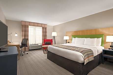 King Room with Roll-In Shower - Disability Access